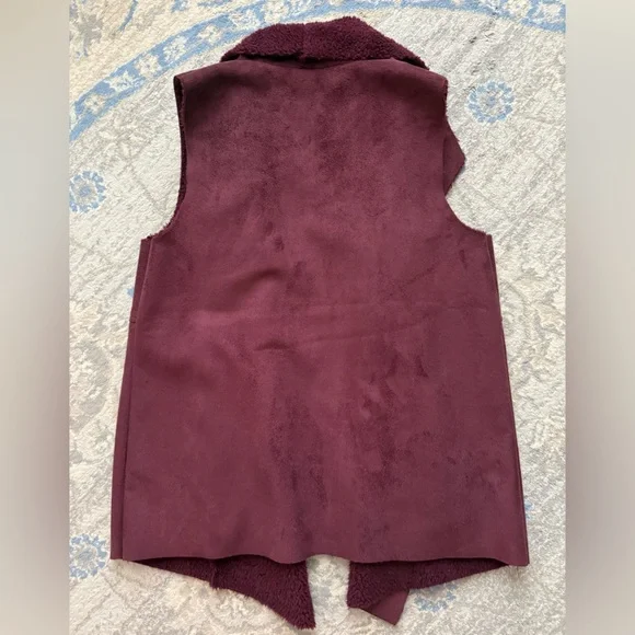 Susina Deep Burgundy Shearling Vest - Picture 3 of 8